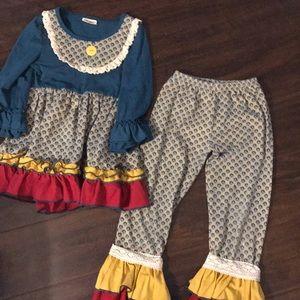 Top and pants size 3T-4T, boutique bought